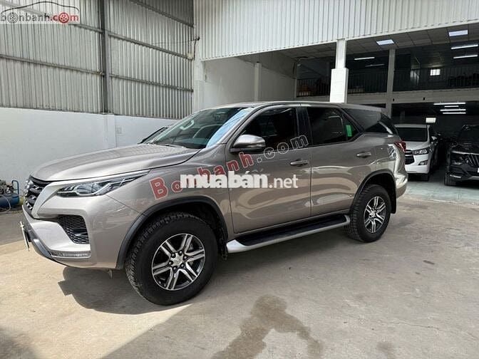 Toyota Fortuner 2.4L 4x2 MT 2022 - 890 Triệu