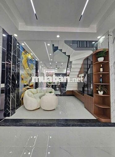 Nhà phố 3 tầng mặt tiền kinh doanh cách đường lớn chỉ 100m
