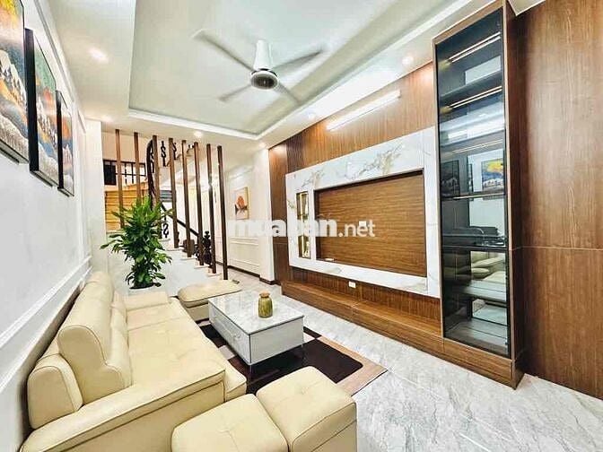Bán gấp nhà Trần Thái Tông - ngõ thoáng - 47m2x5 tầng gần phố quanh 9t