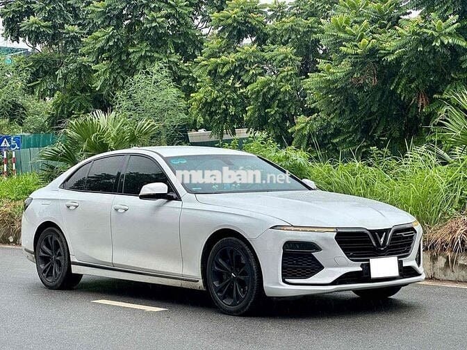 VinFast Lux A2.0 2022 A2.0 Tiêu chuẩn - 9000 km
