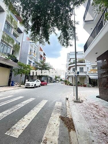 nhà mặt tiền kinh doanh buôn bán, đã hoàn công, bình chuẩn bình dương