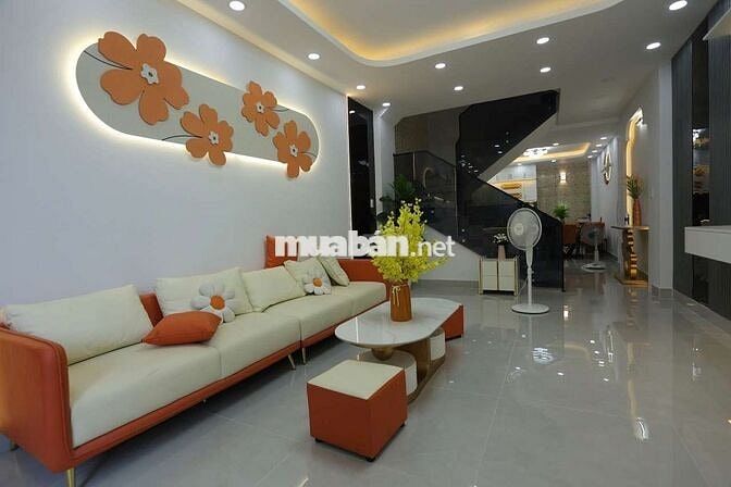 Nhà phố Quận 7 – Sổ hồng riêng, hẻm xe hơi, gần trung tâm, giá 7.5 tỷ
