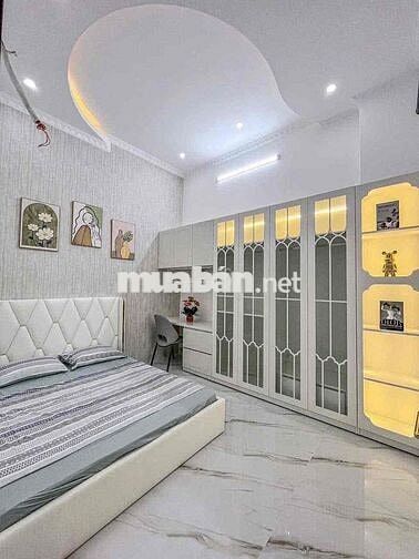 Bán nhà phố hiện đại tại đại lộ hùng vương