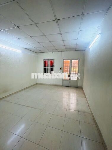 BÁN NHÀ ĐƯỜNG TRƯỜNG CHINH 4X18M LẦU, CÁCH MT 2 CĂN NGAY NGÃ TƯ 7 HIỀN