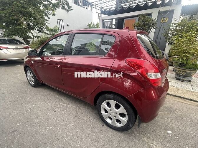 Lên 7 chỗ cần bán Hyundai i20 2011 1.4 AT