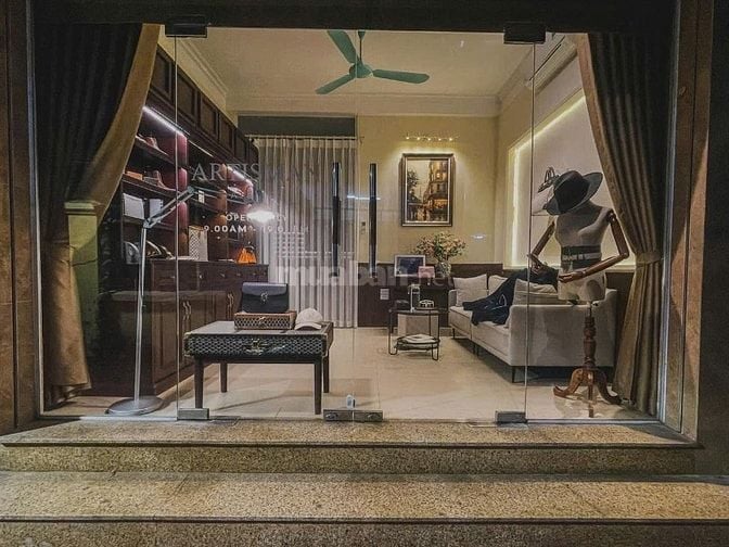 Cho thuê tầng 1 nhà ngõ 38-40 Lý Nam Đế, DT 35m2, MT gần 6m, ngõ ô tô