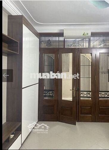 nhà riêng 27m 2, 5 tầng, phố Tân Mai; 9 triệu/ tháng, an ninh tốt