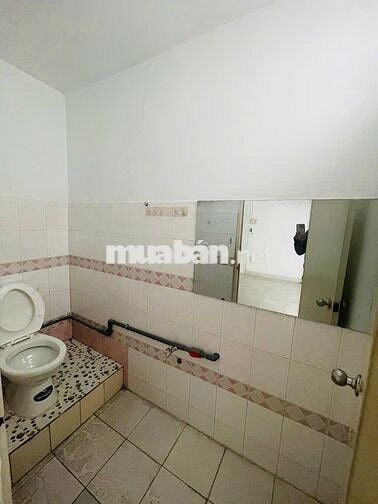 BÁN NHÀ ĐƯỜNG TRƯỜNG CHINH 4X18M LẦU, CÁCH MT 2 CĂN NGAY NGÃ TƯ 7 HIỀN