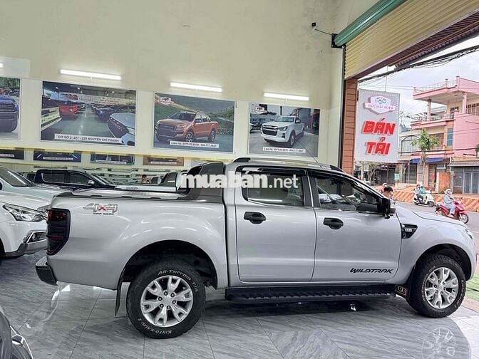 Wildtrak 3.2 4x4 AT tự động 2 cầu xe đẹp.