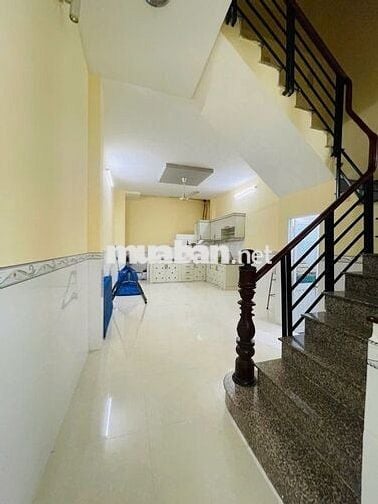 Bán nhà 2 tầng đẹp 70m2, HXH bên hông chợ THỦ ĐỨC - chỉ 4,99 tỷ TL.