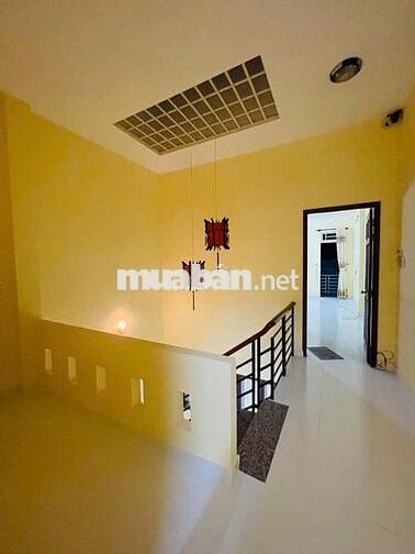 Bán nhà 2 tầng đẹp 70m2, HXH bên hông chợ THỦ ĐỨC - chỉ 4,99 tỷ TL.