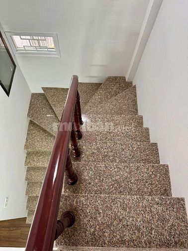 Bán nhà khu Đền Lừ, Hoàng Mai, diện tích 26 m2 x 4 tầng, sát đường ôtô