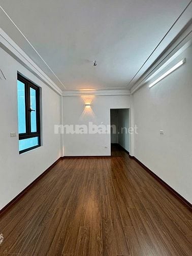 Bán nhà khu Đền Lừ, Hoàng Mai, diện tích 26 m2 x 4 tầng, sát đường ôtô