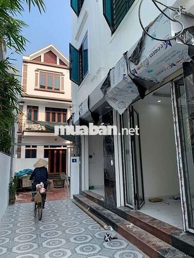 Nhà Giang Chính, lô góc,4 tầng, 2 thoát vĩnh viễn