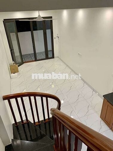 Nhà Giang Chính, lô góc,4 tầng, 2 thoát vĩnh viễn
