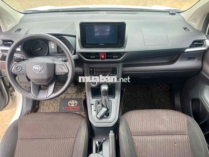 Toyota Avanza Premio 2023 dk2024