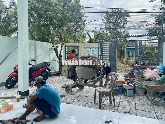 NHÀ CHO THUÊ  Đối diện trường ĐH FPT, Trường QT Singaopre, Học viện ch