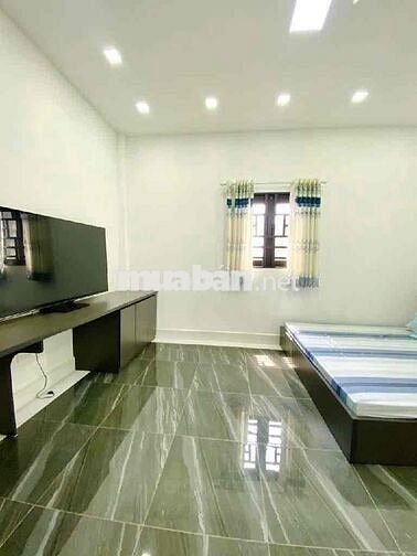 Bán khách sạn 4 tầng Lý Thánh Tông 150m2 sát Đầm Sen giá 20tỷ