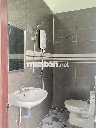 NHÀ CHO THUÊ  Đối diện trường ĐH FPT, Trường QT Singaopre, Học viện ch
