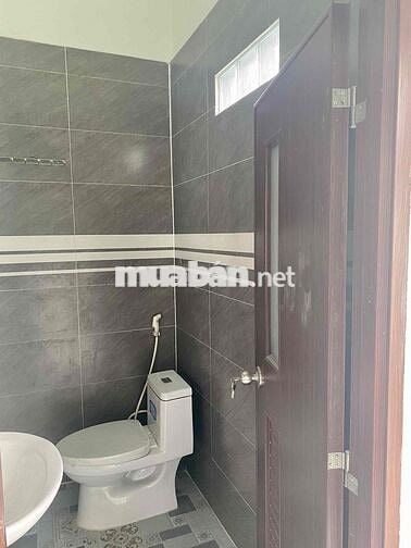 NHÀ CHO THUÊ  Đối diện trường ĐH FPT, Trường QT Singaopre, Học viện ch