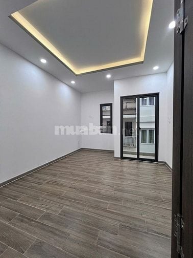 Cho thuê nhà làm CHDV - Mặt Tiền khu Phạm Văn Hai, P2, Tân Bình - 11PN