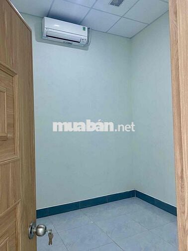 NHÀ CHO THUÊ  Đối diện trường ĐH FPT, Trường QT Singaopre, Học viện ch