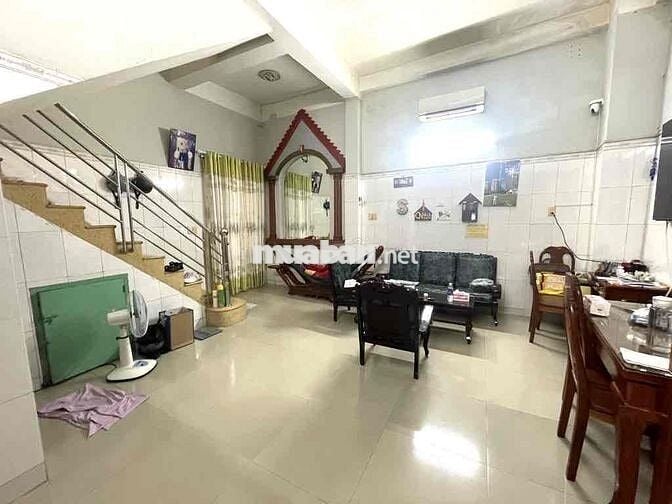 Bans nhà mới đẹp 5 tầng – Ngay trung tâm chợ vải Phú Thọ Hoà giá 8,2tỷ