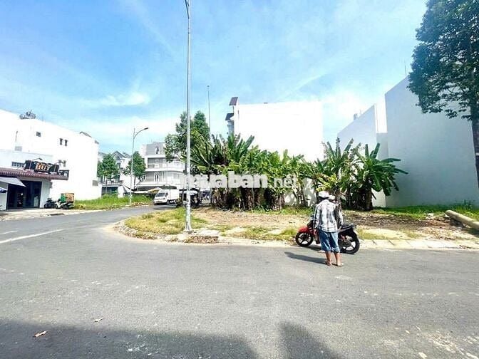 Bán nền góc 2 mặt tiền khu dân cư nam long, đường số 4 & 2