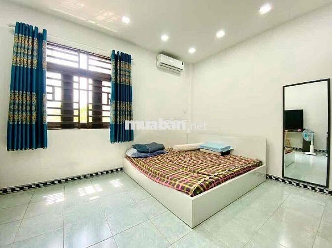 Bán khách sạn 4 tầng Lý Thánh Tông 150m2 sát Đầm Sen giá 20tỷ