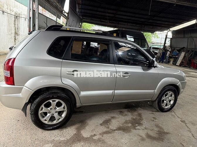 Hyundai tucson nhâp  khâu my ban 2.0 may xăng