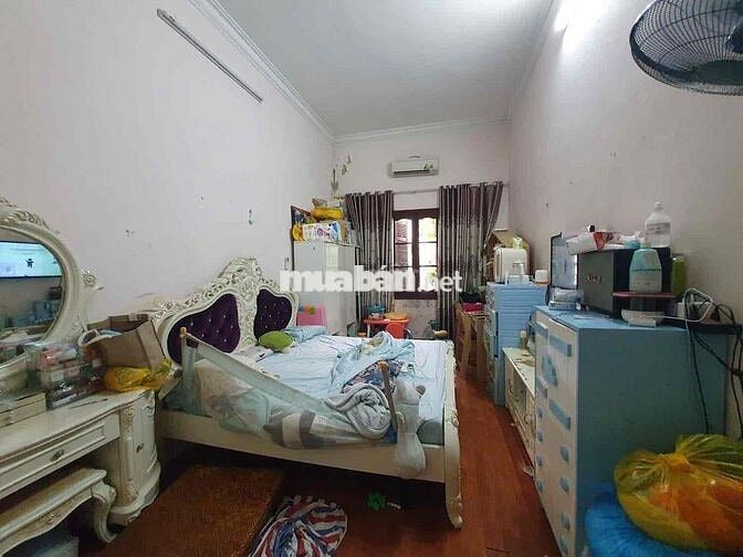 Nhanh! Chính Kinh, kinh doanh, 40m ra phố, ngõ 3m. Nhà đẹp.44m Chỉ 7,8
