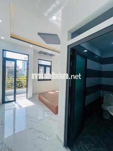 Nhà 3 Tầng Đẹp — Bình Tân 81.7M2 (4.2mx18m) Nở Hậu 7m - Hướng Đông