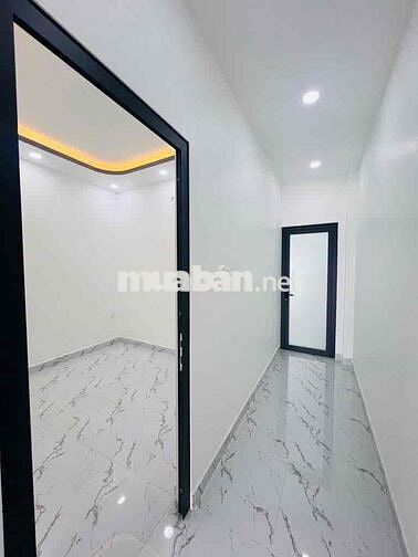 Nhà 3 Tầng Đẹp — Bình Tân 81.7M2 (4.2mx18m) Nở Hậu 7m - Hướng Đông