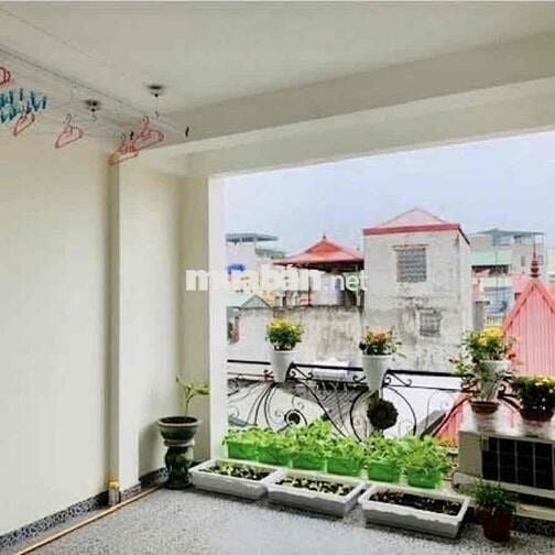 BÁN NHÀ ĐẸP 5 TẦNG Ở NGAY, GẦN HỒ TÂY