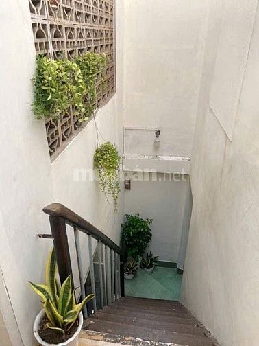 Chính chủ, cho thuê mặt tiền 97 Phong phú Q8 (kế Q5) 70m2 x 2T, 17tr  