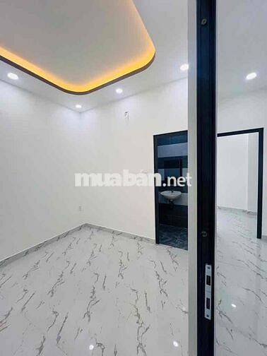 Nhà 3 Tầng Đẹp — Bình Tân 81.7M2 (4.2mx18m) Nở Hậu 7m - Hướng Đông