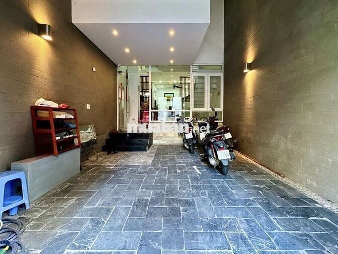 🏡HUỲNH VĂN BÁNH - gần ngã 4 Nguyễn Văn Trỗi

5,2 x 14m 5 tầng 7wc sth