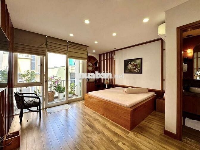 🏡HUỲNH VĂN BÁNH - gần ngã 4 Nguyễn Văn Trỗi

5,2 x 14m 5 tầng 7wc sth