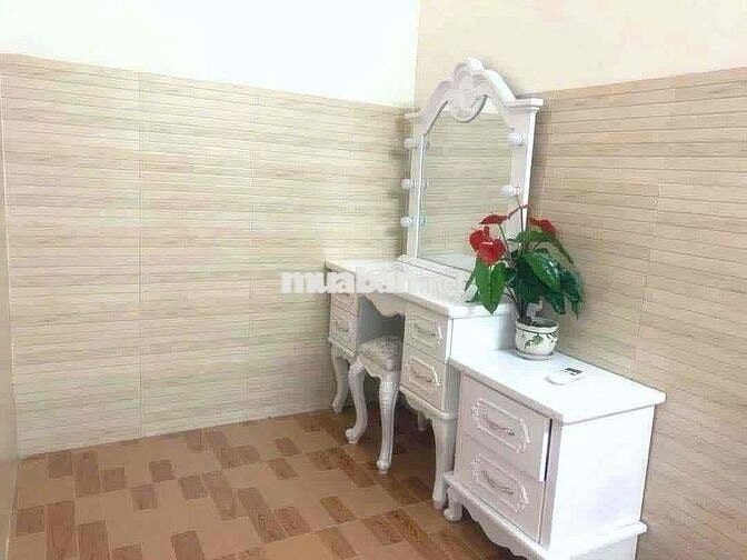 chính chủ cho thuê nhà giảm 2 tháng đầu, đủ nội thất có máy lạnh