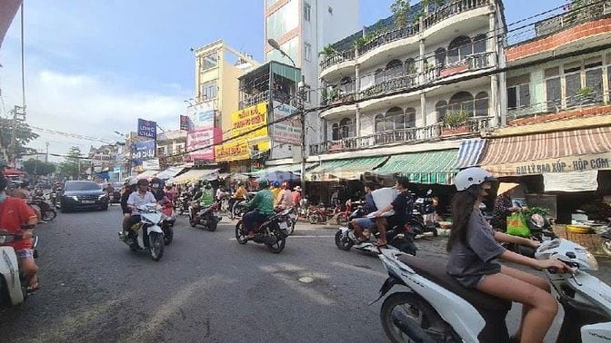  Bán nhà mặt tiền Đường số 1 Gò Vấp 135m2 4 tầng giá 13.5 tỷ.