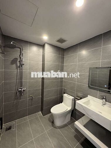 Bán nhà phúc lợi 30m2 xây 6 tầng , 3 ngủ ,mặt ngõ rộng , gần oto tránh