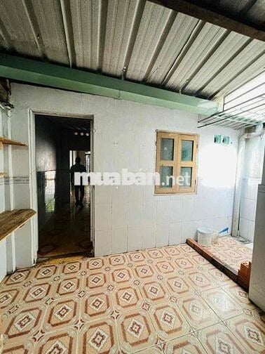 Nhà cấp 4 DT 120m2 gần đường Tô Vĩnh Diện, Vincom Thủ Đức