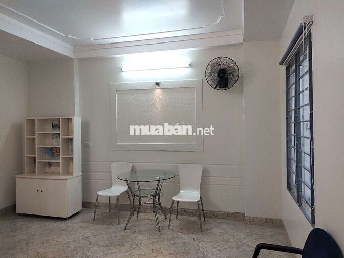 Chính chủ cần cho thuê nhà 200m2, 5 tầng tại Tây hồ, hà nôi