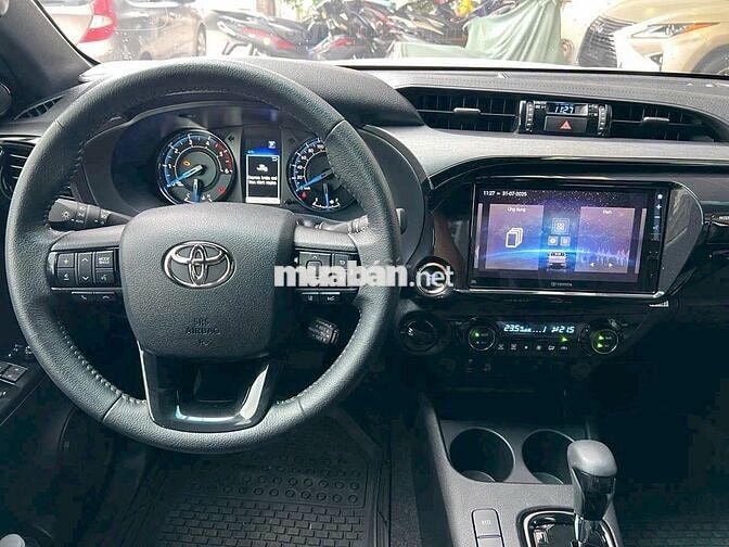 Toyota Hilux 2.8Q adventure model 2025
