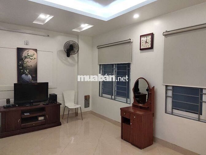 Chính chủ cần cho thuê nhà 200m2, 5 tầng tại Tây hồ, hà nôi
