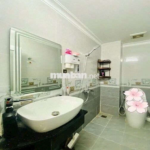 Quận Phú Nhuận - HXH Huỳnh Văn Bánh - Sổ vuông 3.5x13.5 m - 9.5 tỷ