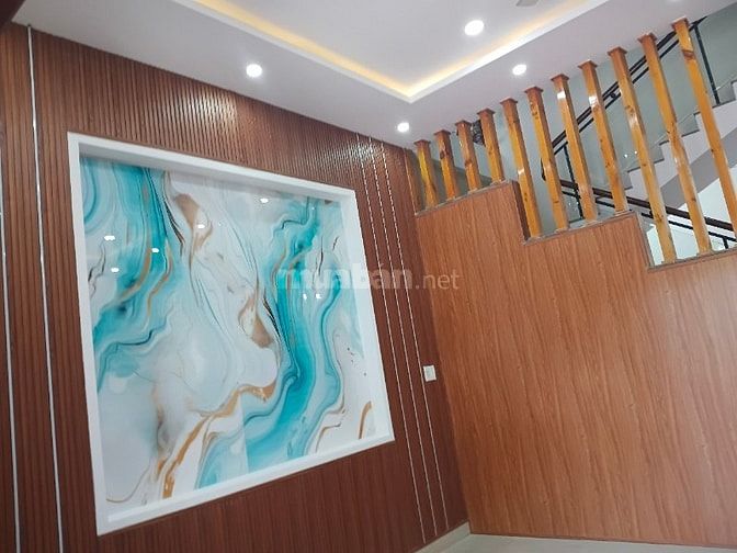 Nhà 2 tầng, 5,5 tỷ, Sau lưng nhà bác Nguyễn Bá Thanh