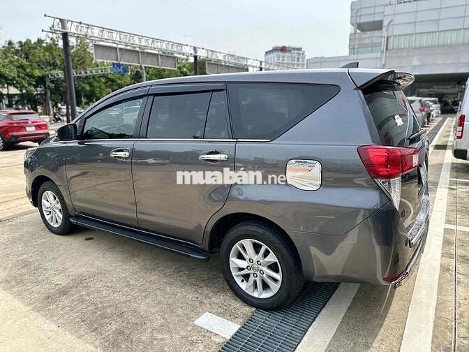 Toyota Innova 2018 E số sàn 7c CAM kết hãng