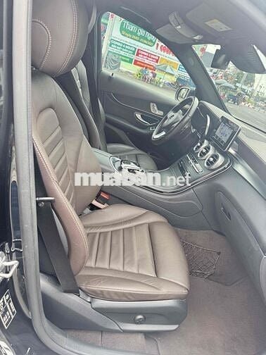 Mercedes Benz GLC Class 2017 300 - 62000 km