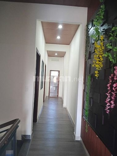 Nhà 2 tầng, 5,5 tỷ, Sau lưng nhà bác Nguyễn Bá Thanh